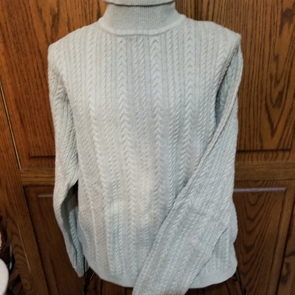 Clearance Wainscott brand sweater size medium - Picture 1 of 2